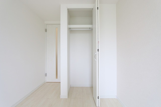 洋室にクローゼットございます