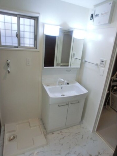 毎日の身支度がしやすい洗面所です