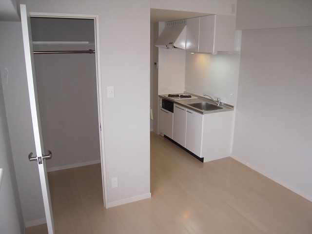 かさばりやすいお洋服などはこちらへ