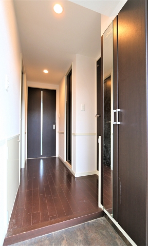 広々開放感のある玄関ですね