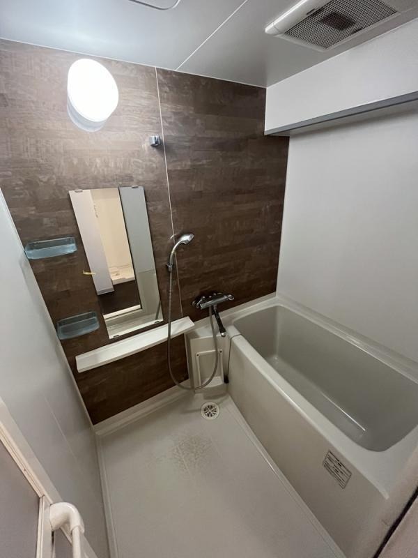 清潔感のあるお風呂ですね