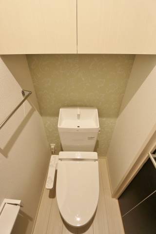 トイレにも収納スペースあります