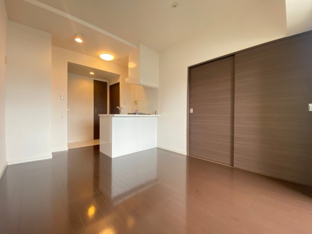 明るくて綺麗なお部屋ですね