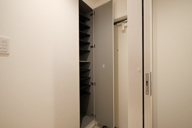玄関収納も充実しています