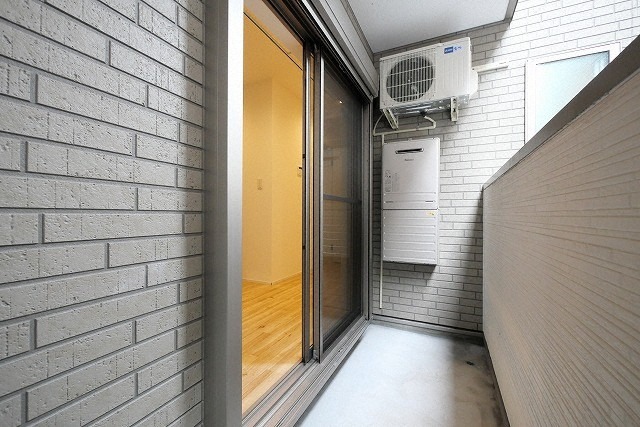 天気のいい日はこちらで洗濯物を干せます