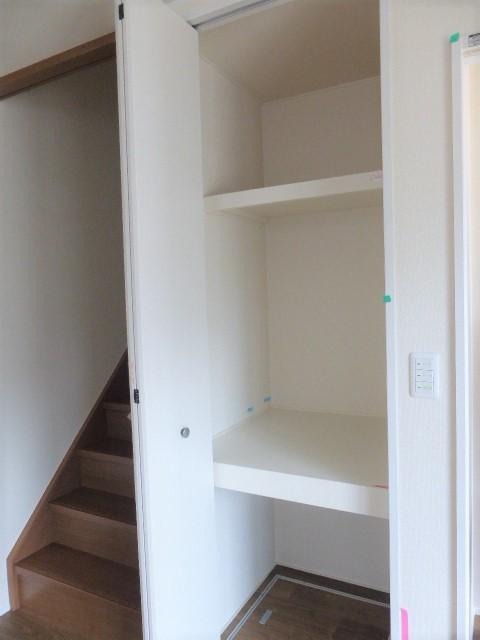 使い勝手の良い収納がございます