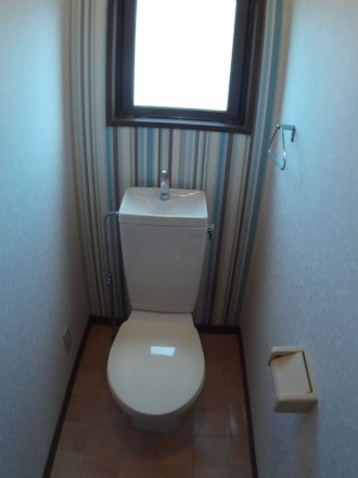 清潔感のあるトイレですね