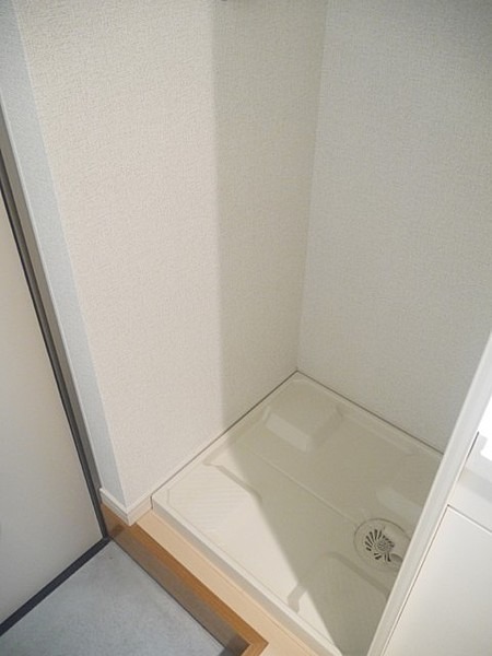 室内に洗濯置き場あります