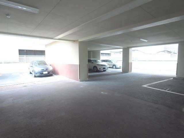 敷地内駐車場です。