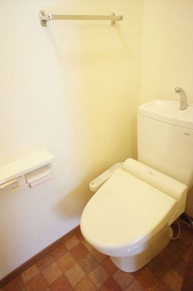 ウォシュレット完備。