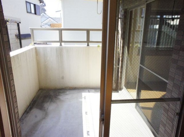 奥行きのあるバルコニーです