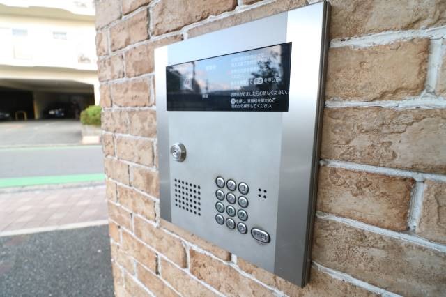 来訪者の顔も確認できます。