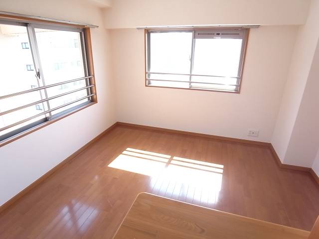 明るいお部屋ですね