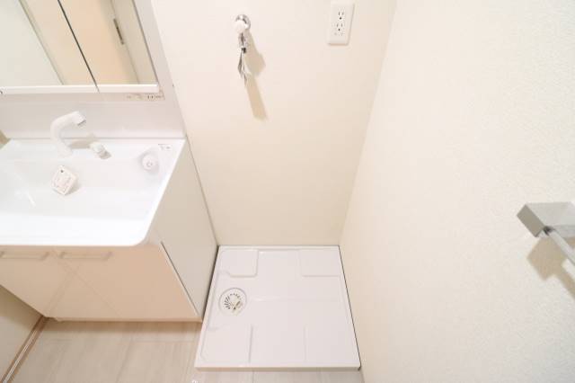 勿論室内洗濯機置き場です。