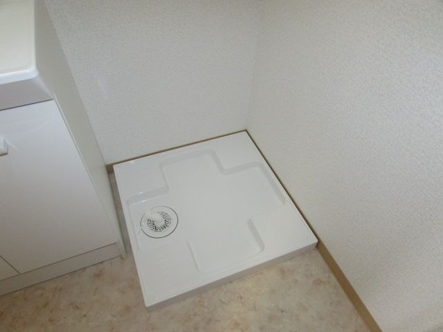 室内洗濯機置場完備。