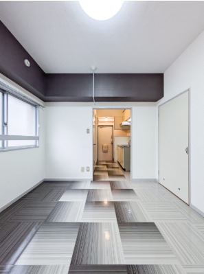 家具の配置に困らないリビングですね