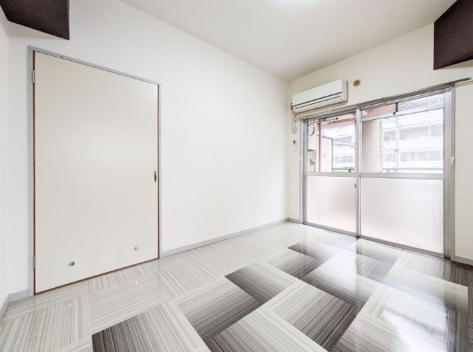 こちらは寝室にいかがでしょうか