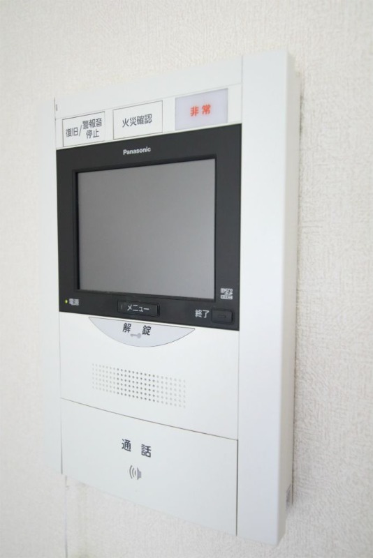 モニタ付で来客者の顔を確認できて安心です