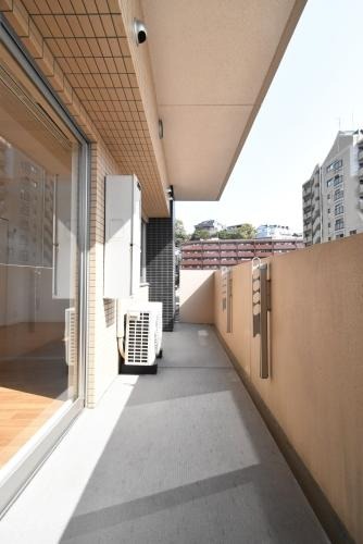 洗濯物も外に干せますね。