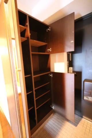 玄関収納もばっちりです。