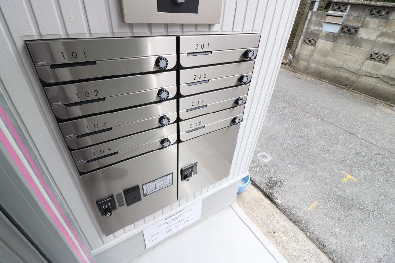 宅配ボックス完備。