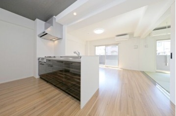 こちらでお料理をお楽しみ下さい