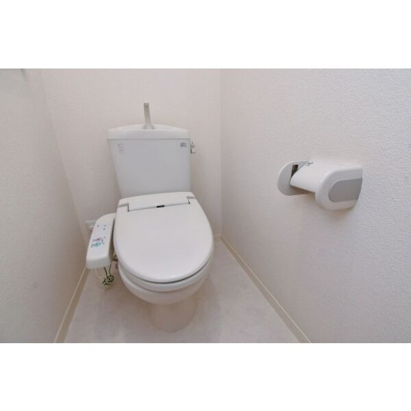 清潔感のあるトイレです