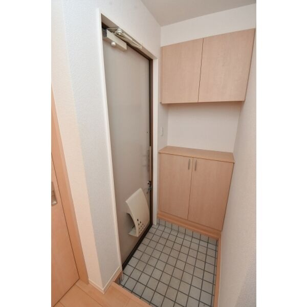 玄関も充分な広さです