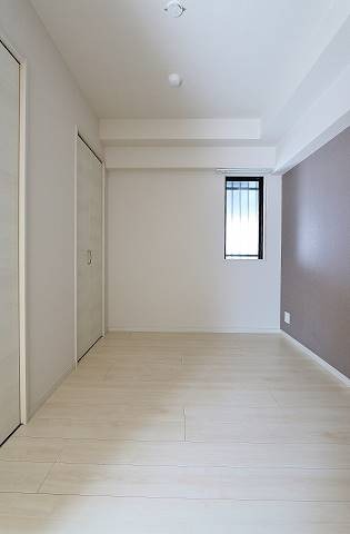 寝室にぴったりの洋室ですね