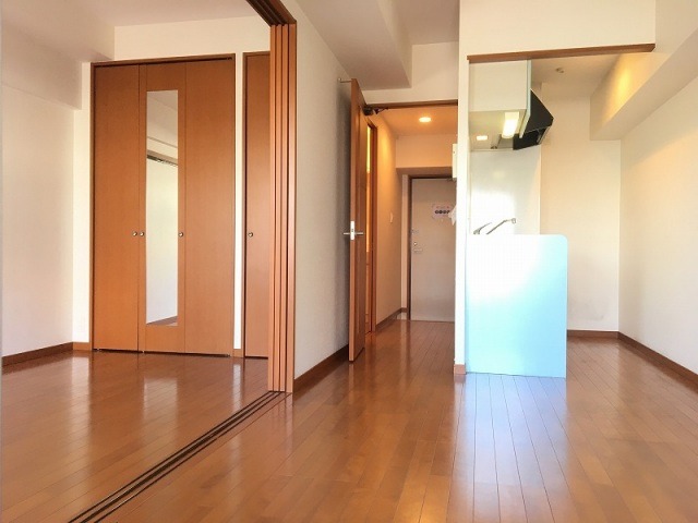 日当たりの良い開放感のあるお部屋ですよ