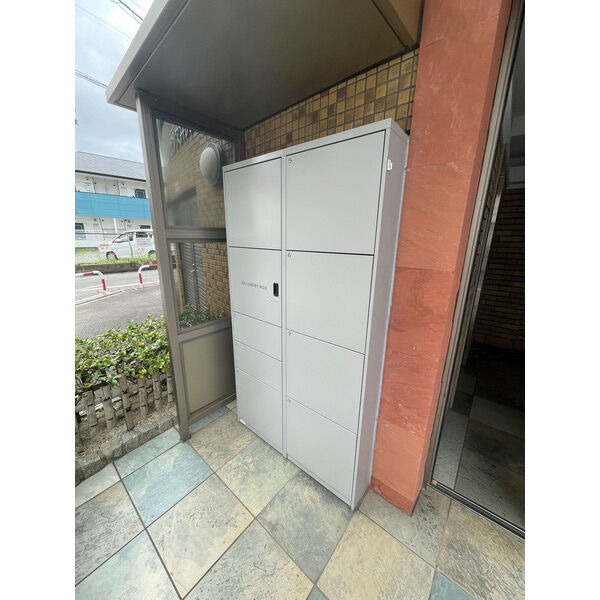 便利な宅配ボックス付き