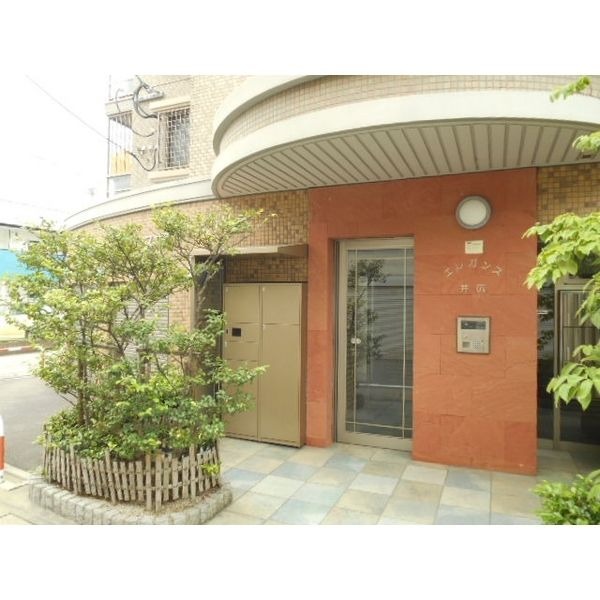 安心のオートロック付きです