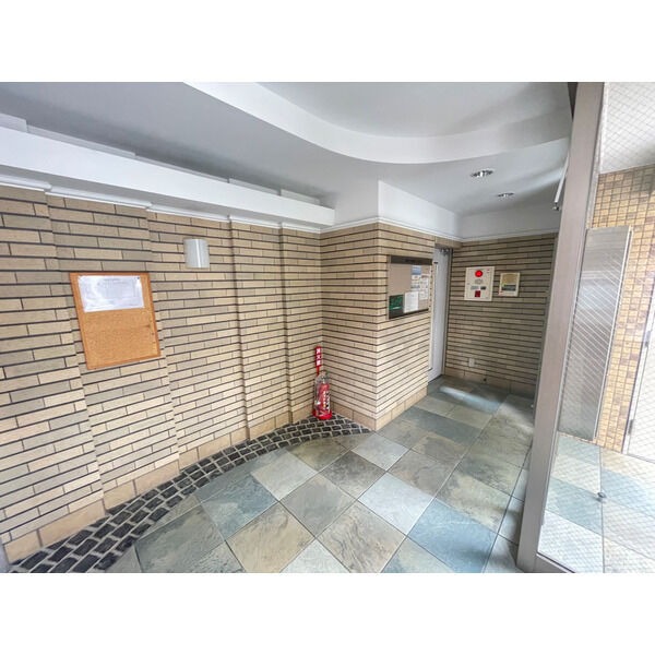 オシャレなエントランスですね