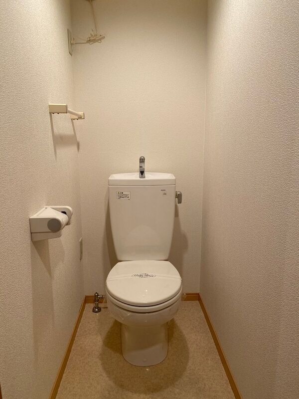 清潔感のあるトイレですね