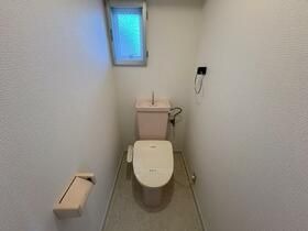 清潔感のあるトイレですね。