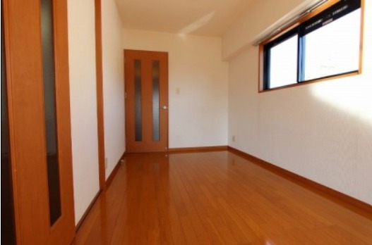 こちらは寝室にいかがでしょうか？？