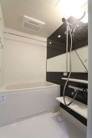 オシャレな浴室空間です