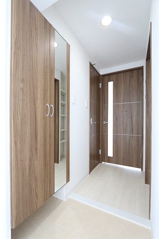 広々空間の玄関です