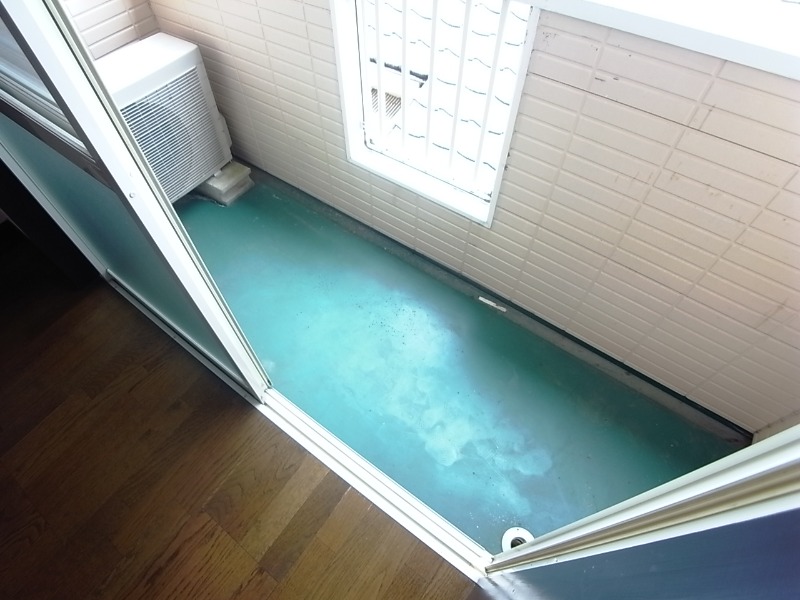 日が入るバルコニーです