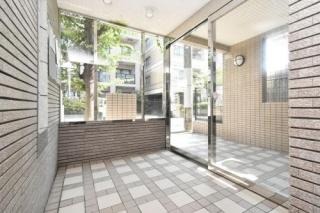 オートロック完備。