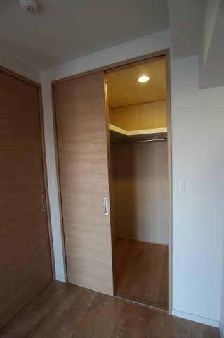 大容量のウォークインクローゼットです