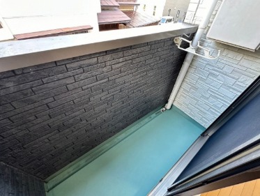 洗濯物も外に干せますね。