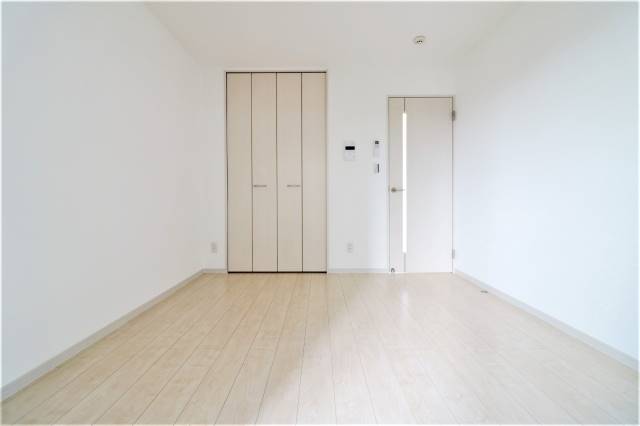 家具の配置に困らないリビングですね