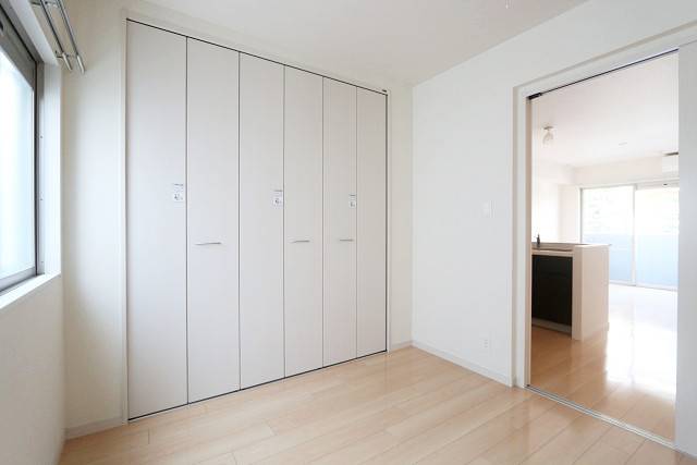 こちらはベッドルームにどうぞ