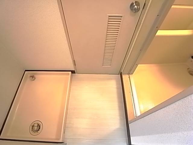 しっかりした洗濯機置き場有