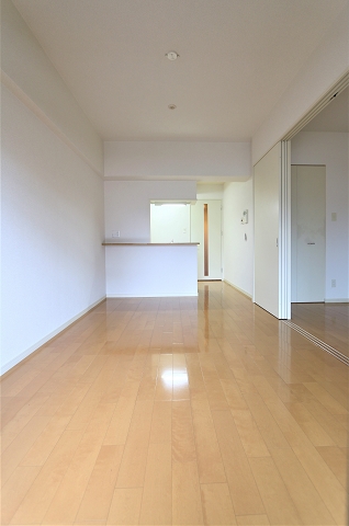 9.6帖の広々リビングです