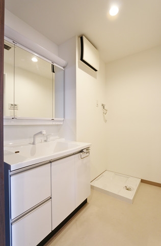 嬉しい独立洗面台完備です