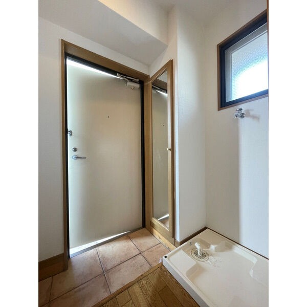 鏡付きの下駄箱