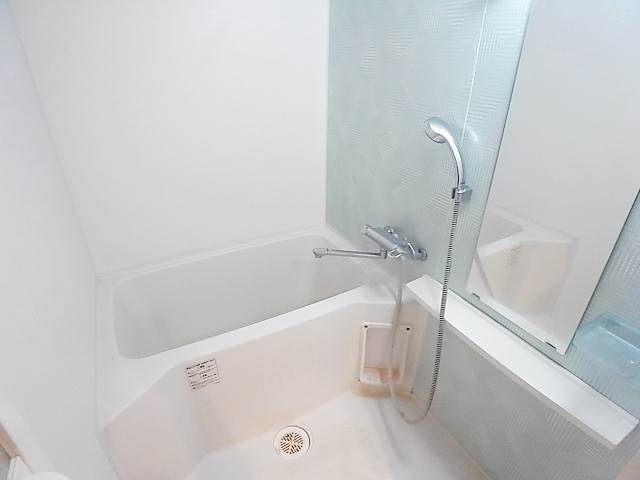 清潔感のある浴室です、一日の疲れをゆっくり落として下さい