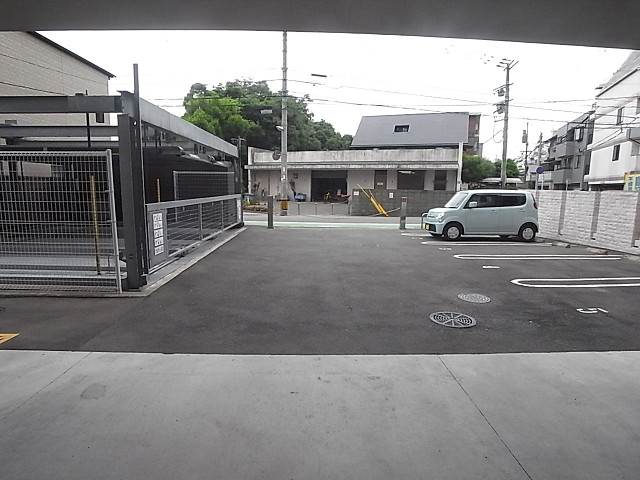 駐車場にはゲートもあり安心ですね